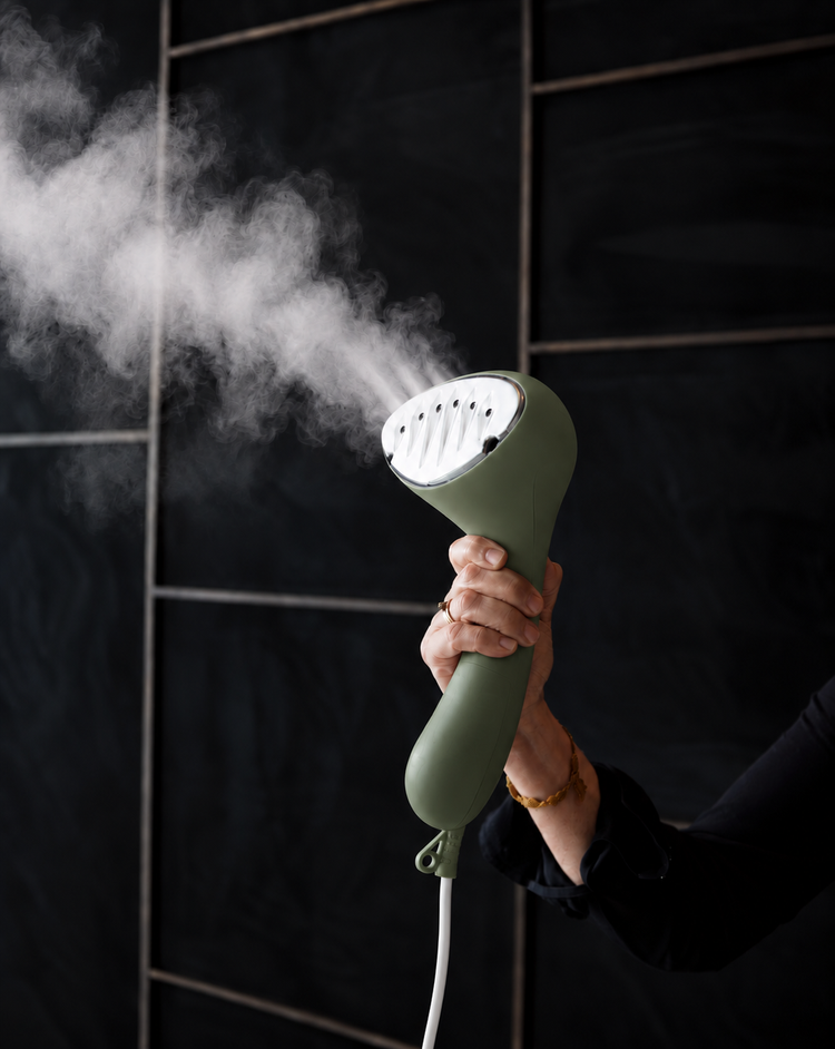 Garment Steamer — Green